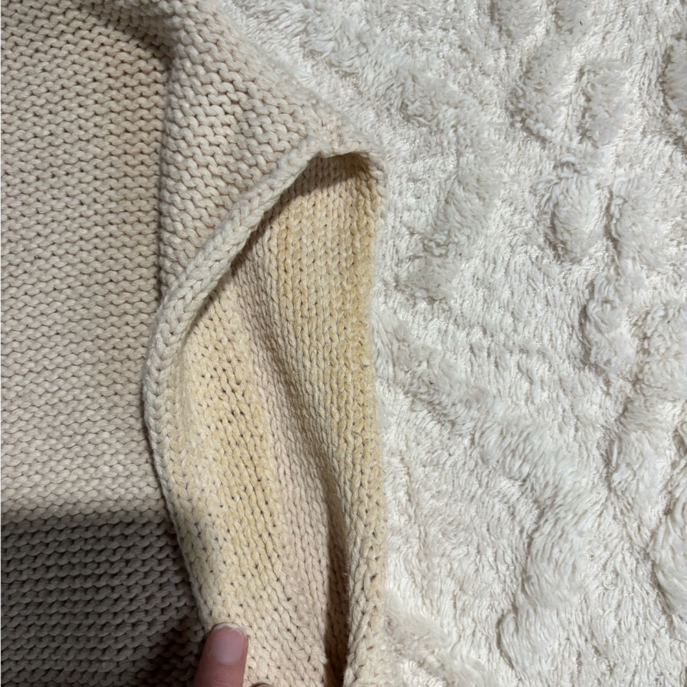 Universal Thread Sweater Vest Small - image 4